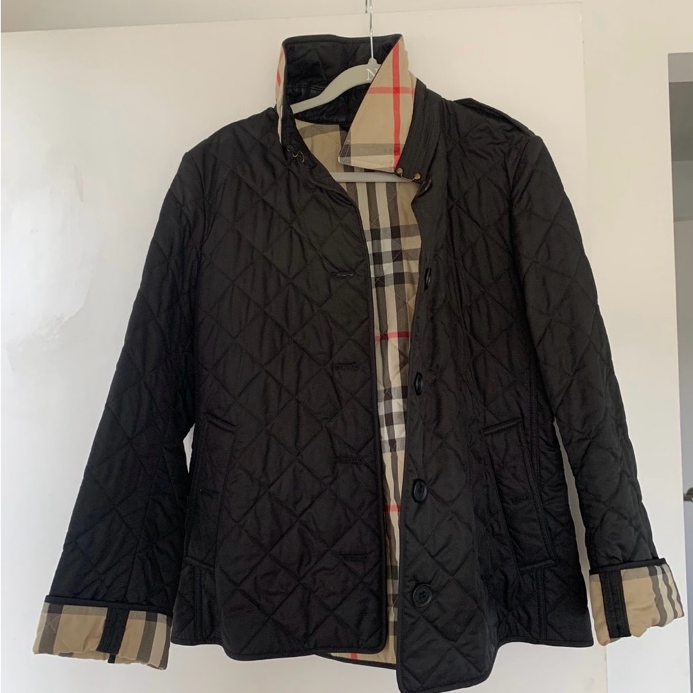 Burberry Black Quilted Jacket with Beige Plaid Lining
